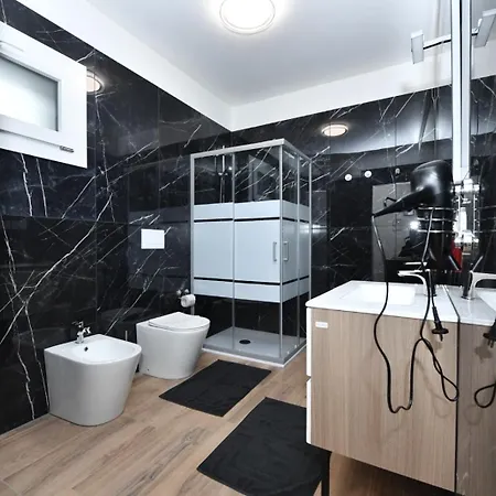 Mondeo Oda ve Kahvaltı 3*