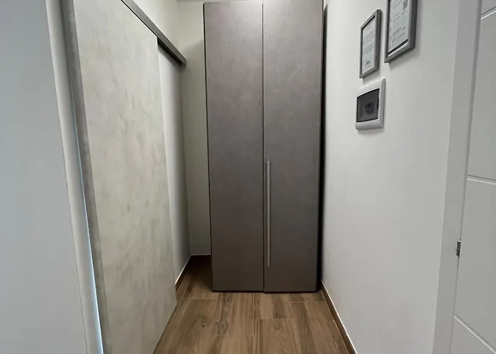 Mondeo Oda ve Kahvaltı 3*